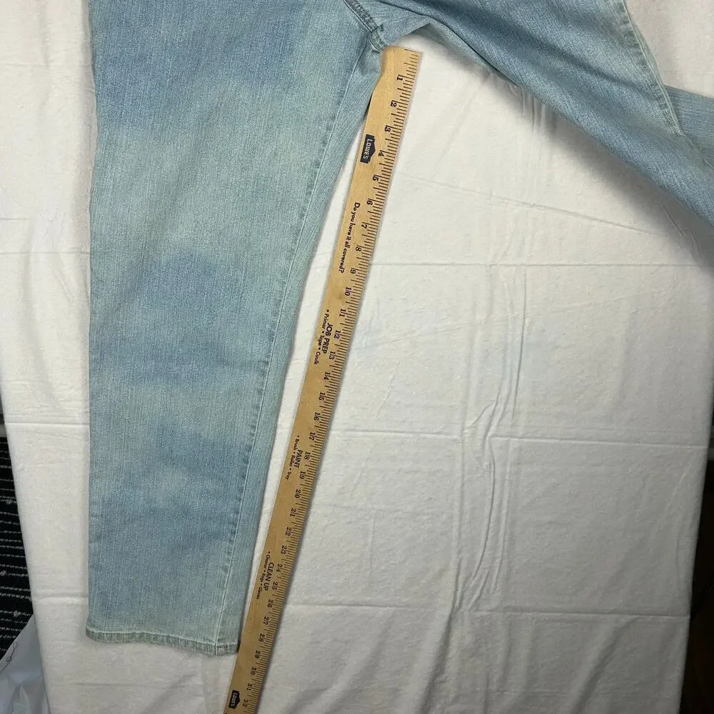 Gloria Vanderbilt Classic High Rise Tapered Jeans - Light Wash - Size 12 - Picture 10 of 13